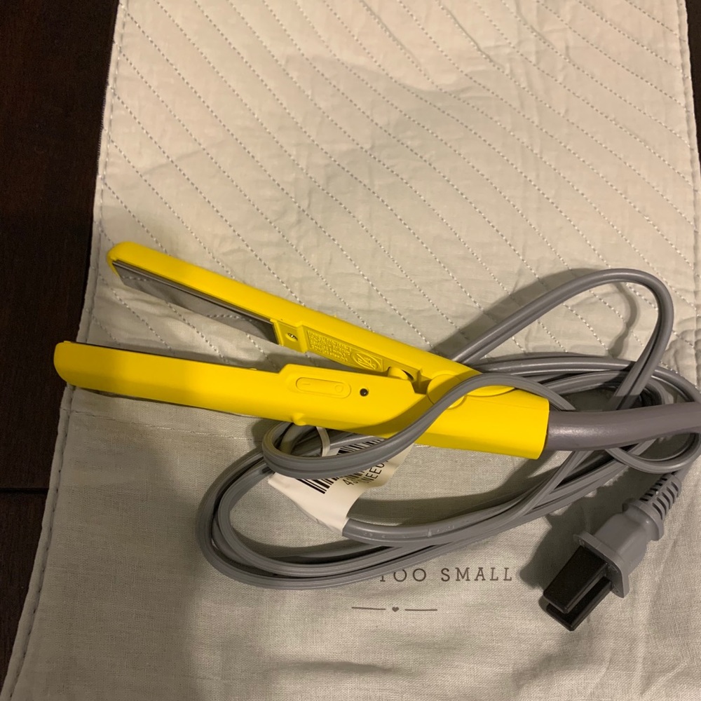 Drybar mini straightener